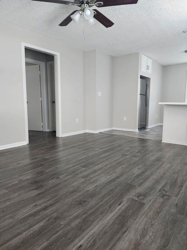 1720 S Sterling Ave #E - Photo 4 of 11