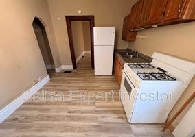 featured image of 239 E Woodland Ave #4
