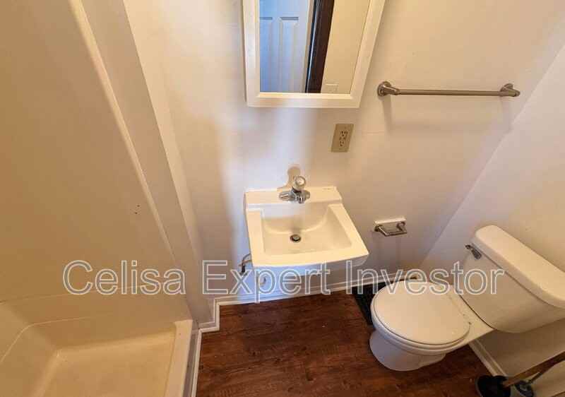 239 E Woodland Ave #5 - Photo 3 of 4