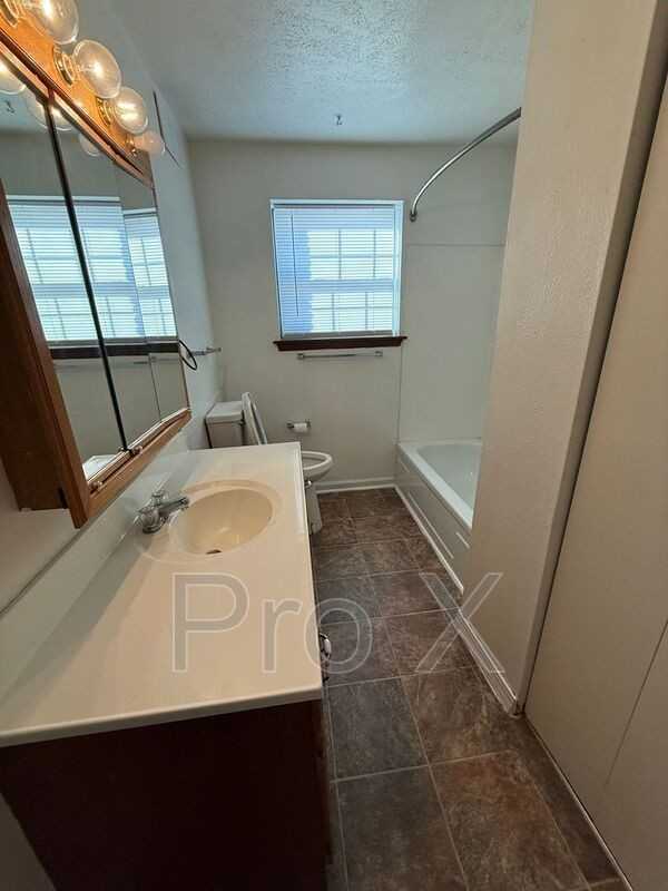 124 E Highland Ave #1 - Photo 7 of 12