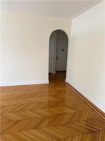 9319 Ridge Blvd #4 - Photo 5 of 8