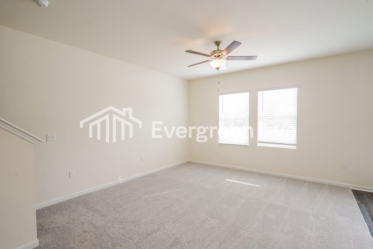 153 Snowdrop Ave - Photo 3 of 16