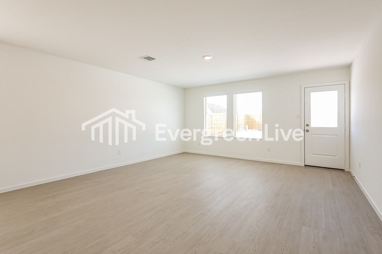 3701 Los Cabos Dr - Photo 4 of 17