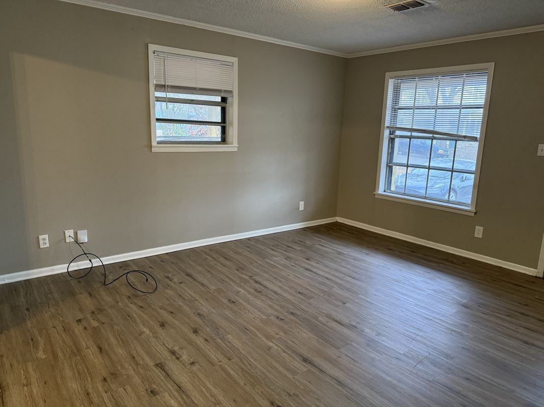 2403 Danny St - Photo 2 of 13