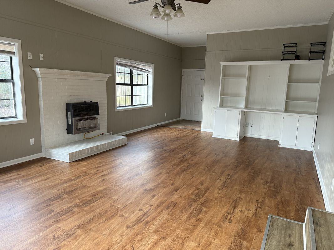 2403 Danny St - Photo 3 of 13