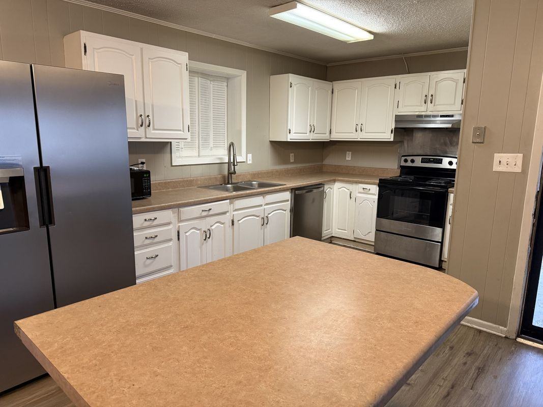 2403 Danny St - Photo 5 of 13