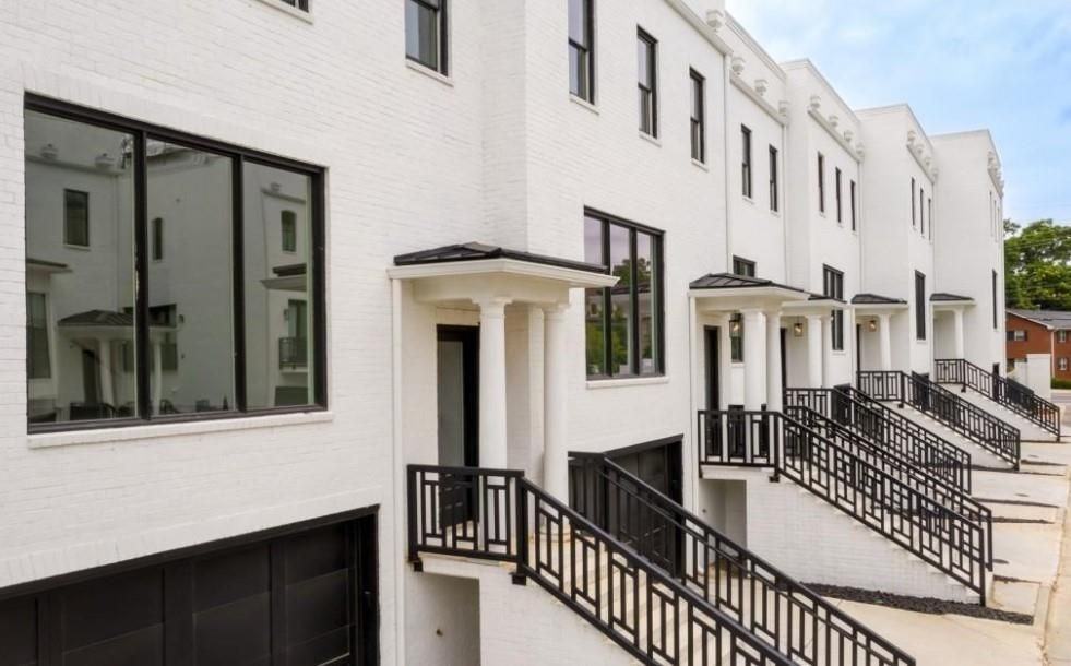 3667 Peachtree Rd Ne ##19 - Photo 2 of 26