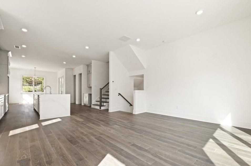 3667 Peachtree Rd Ne ##19 - Photo 5 of 26