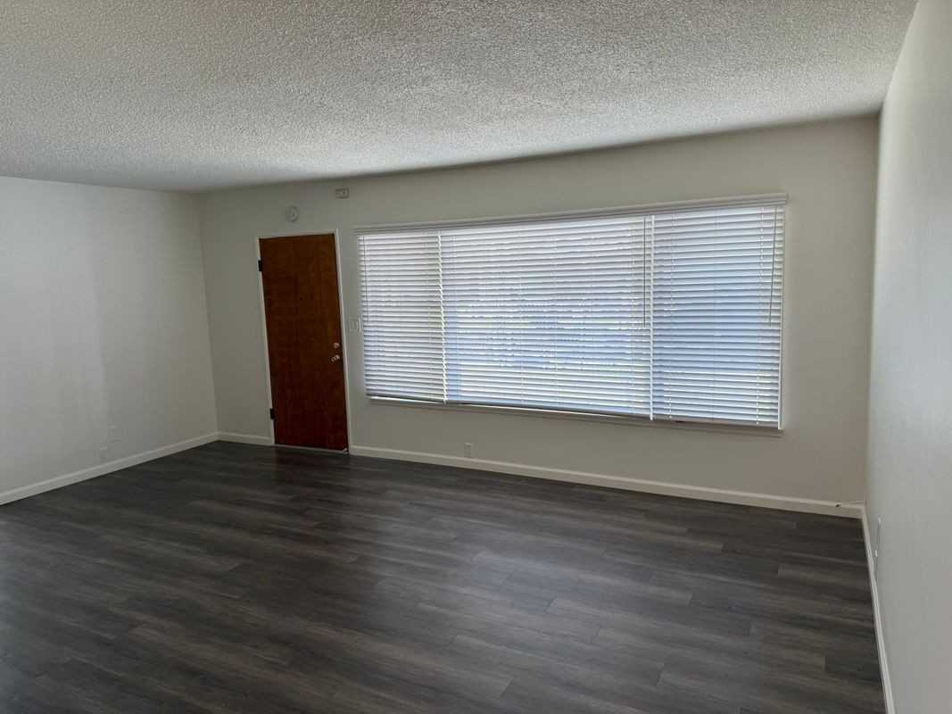 24800 Walnut St - Photo 7 of 10