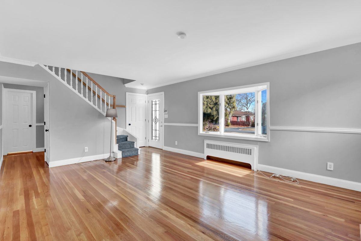 1336 Potter Blvd - Photo 2 of 15