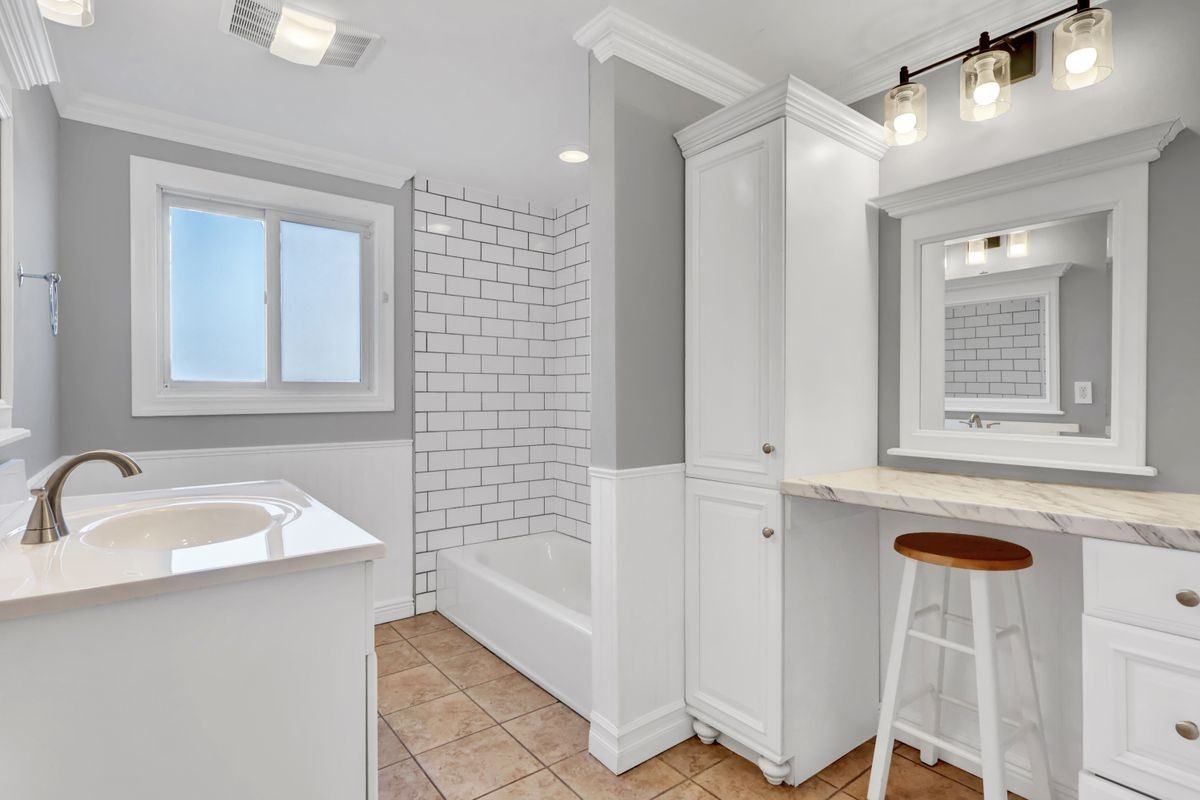 1336 Potter Blvd - Photo 4 of 15