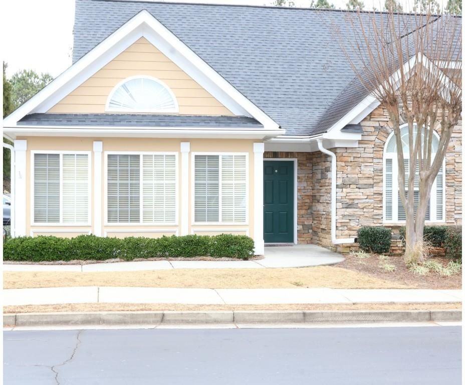 3204 Village Ln - Photo 2 of 26