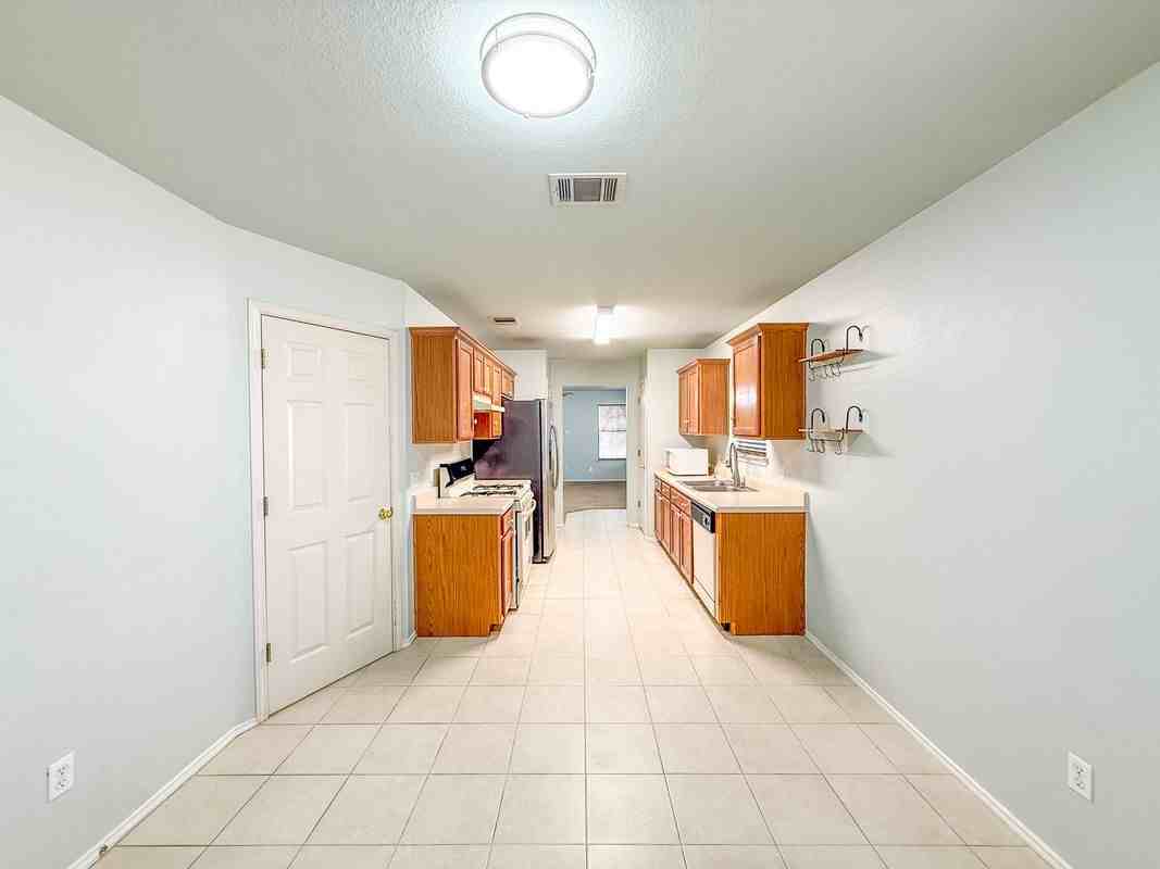 11101 Franklins Tale Loop - Photo 2 of 38