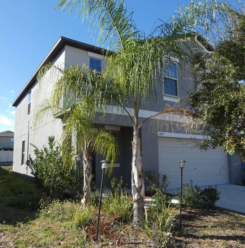 1777 Fred Ives St - Photo 2 of 12