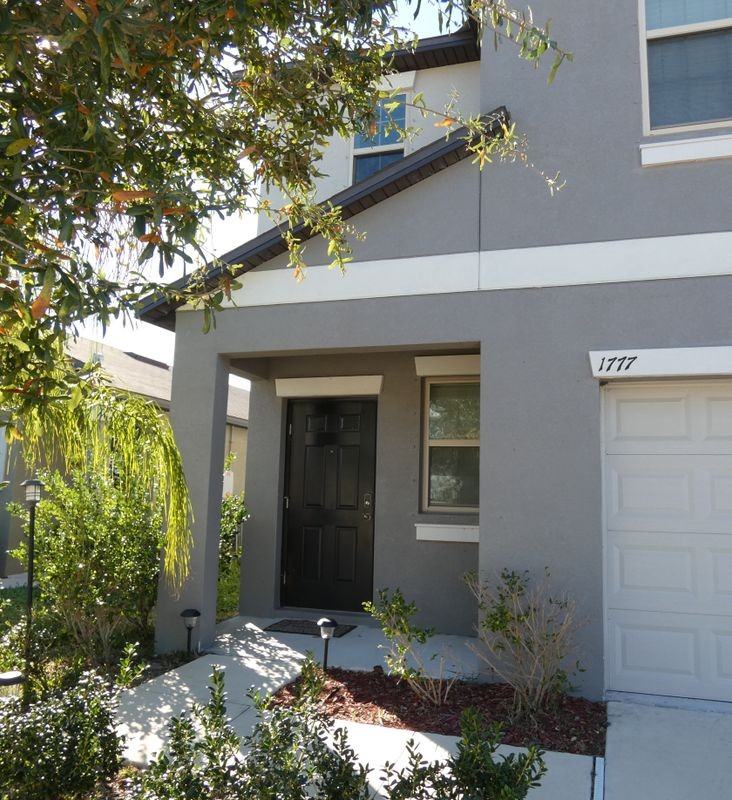 1777 Fred Ives St - Photo 3 of 12