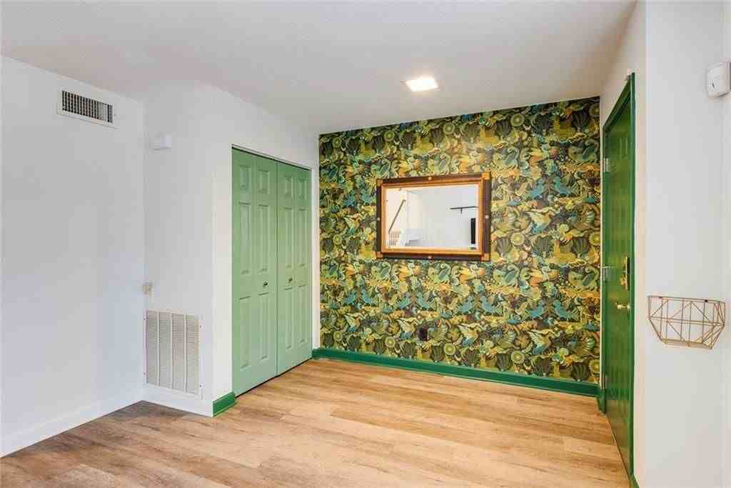 7094 Stonington Dr - Photo 7 of 43