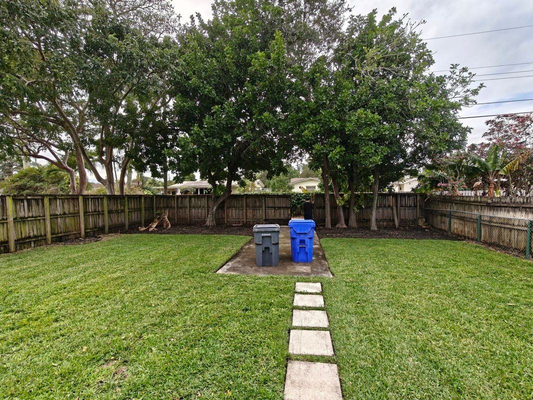 1812 N 40th Ave - Photo 3 of 25