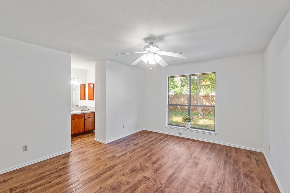 1802 Dixie Ln - Photo 4 of 32