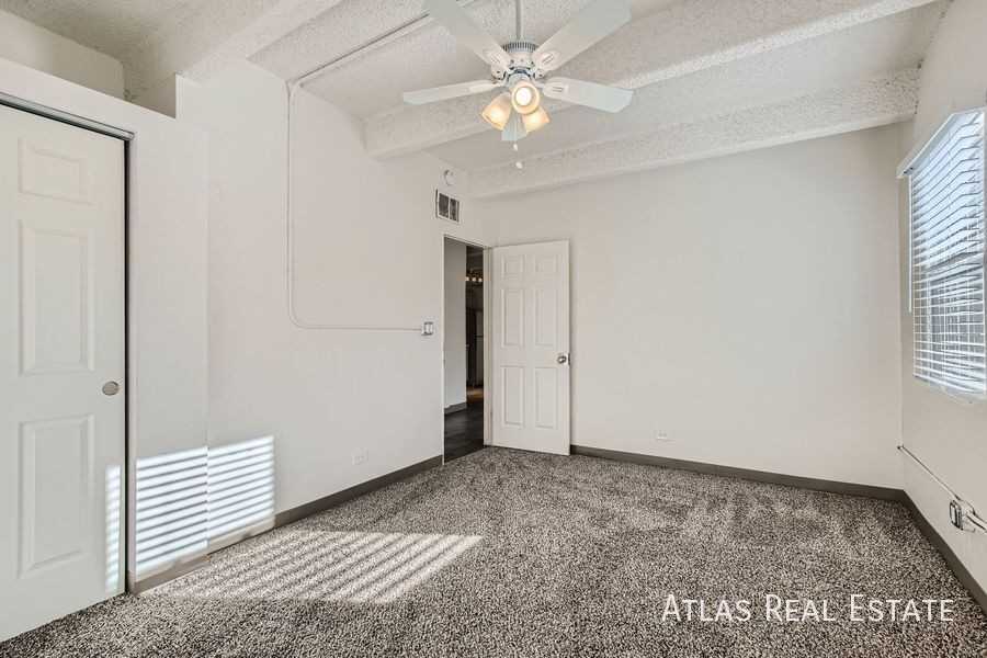 Julian Square - Photo 5 of 14