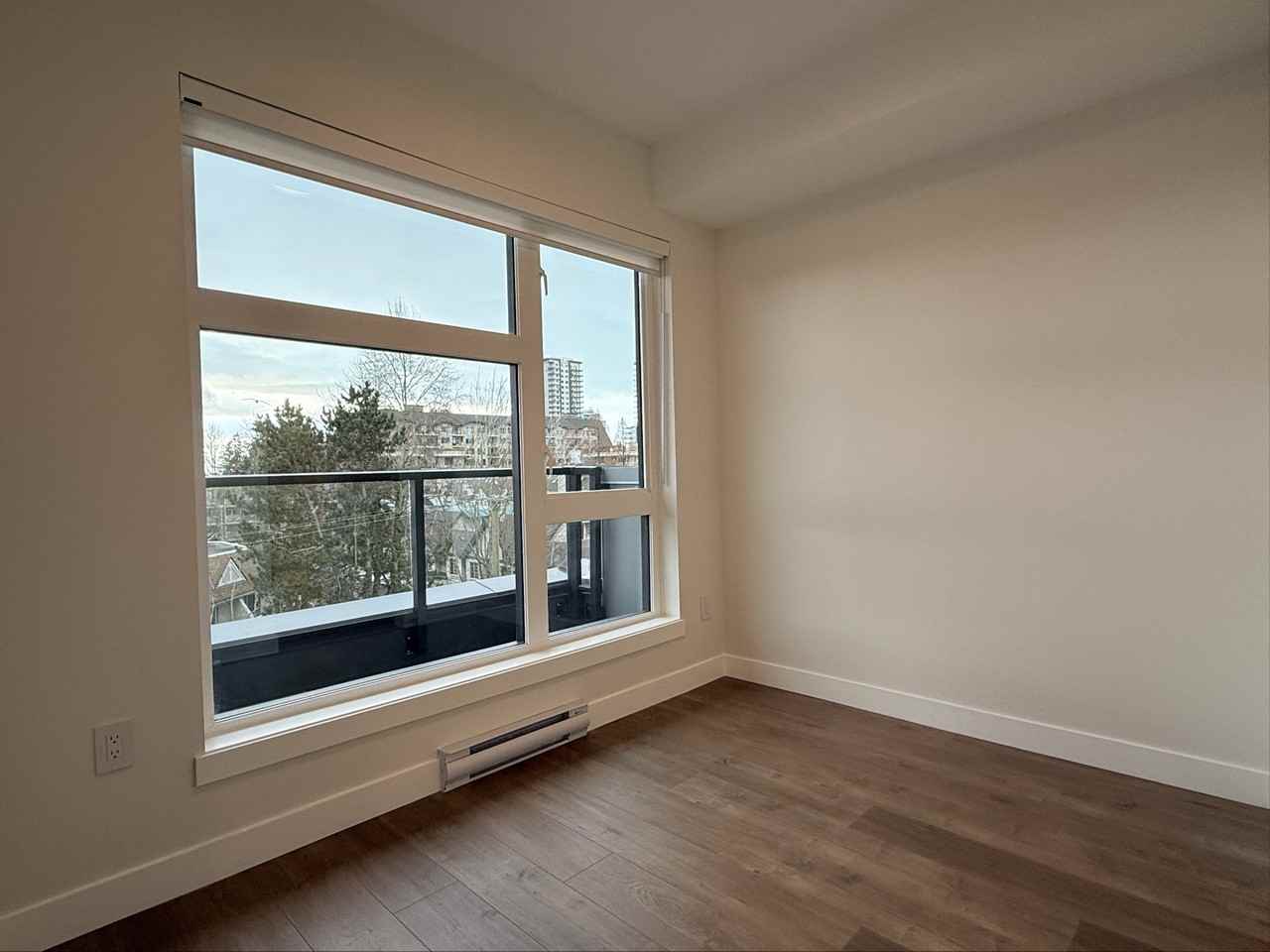 15353 17 Avenue - Photo 7 of 22