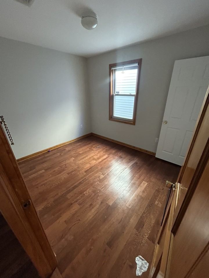 163 Walnut St - Photo 5 of 10