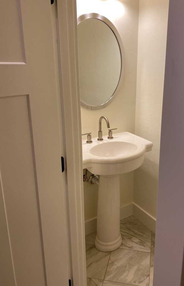 2380 Willamette Street #D - Photo 5 of 10