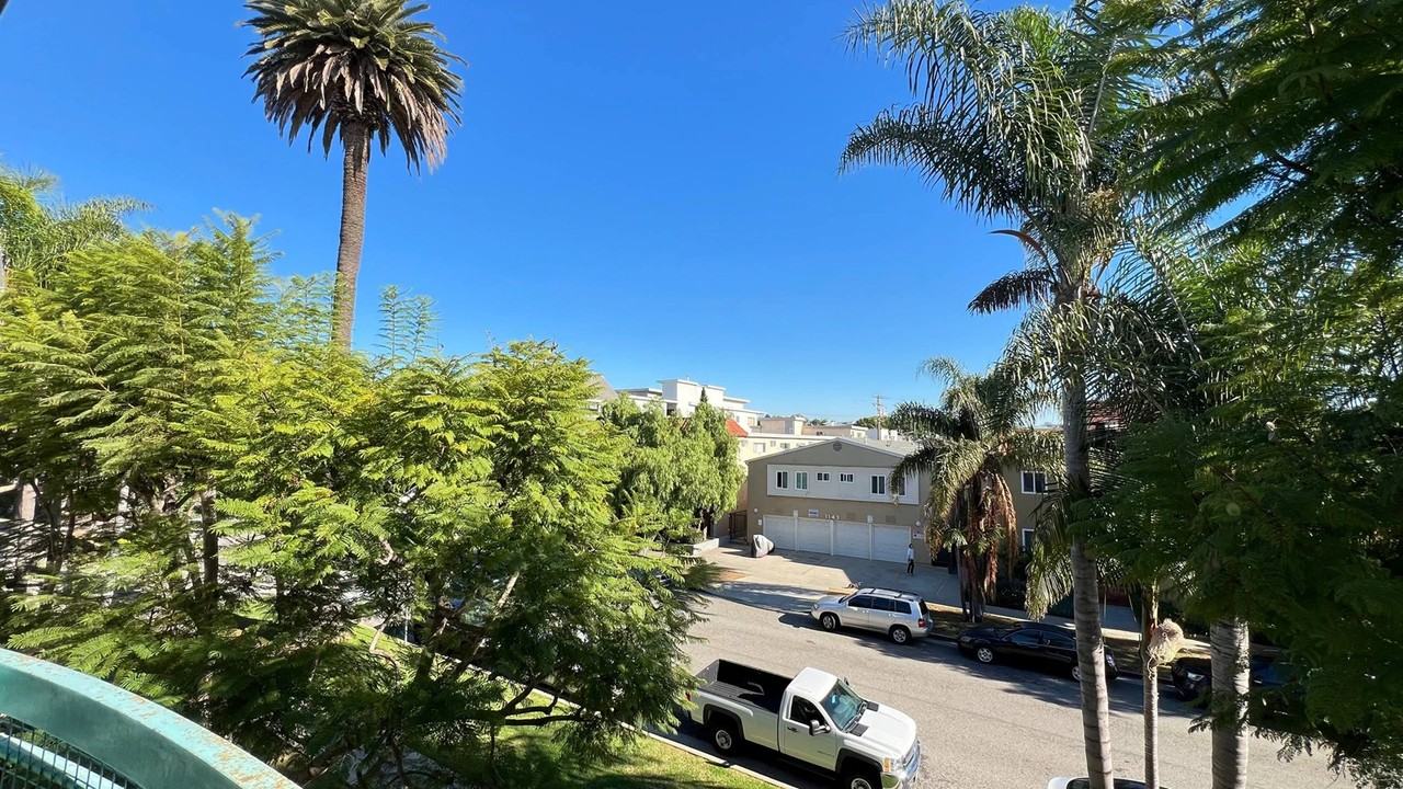 1144 12th Street - Photo 6 of 50