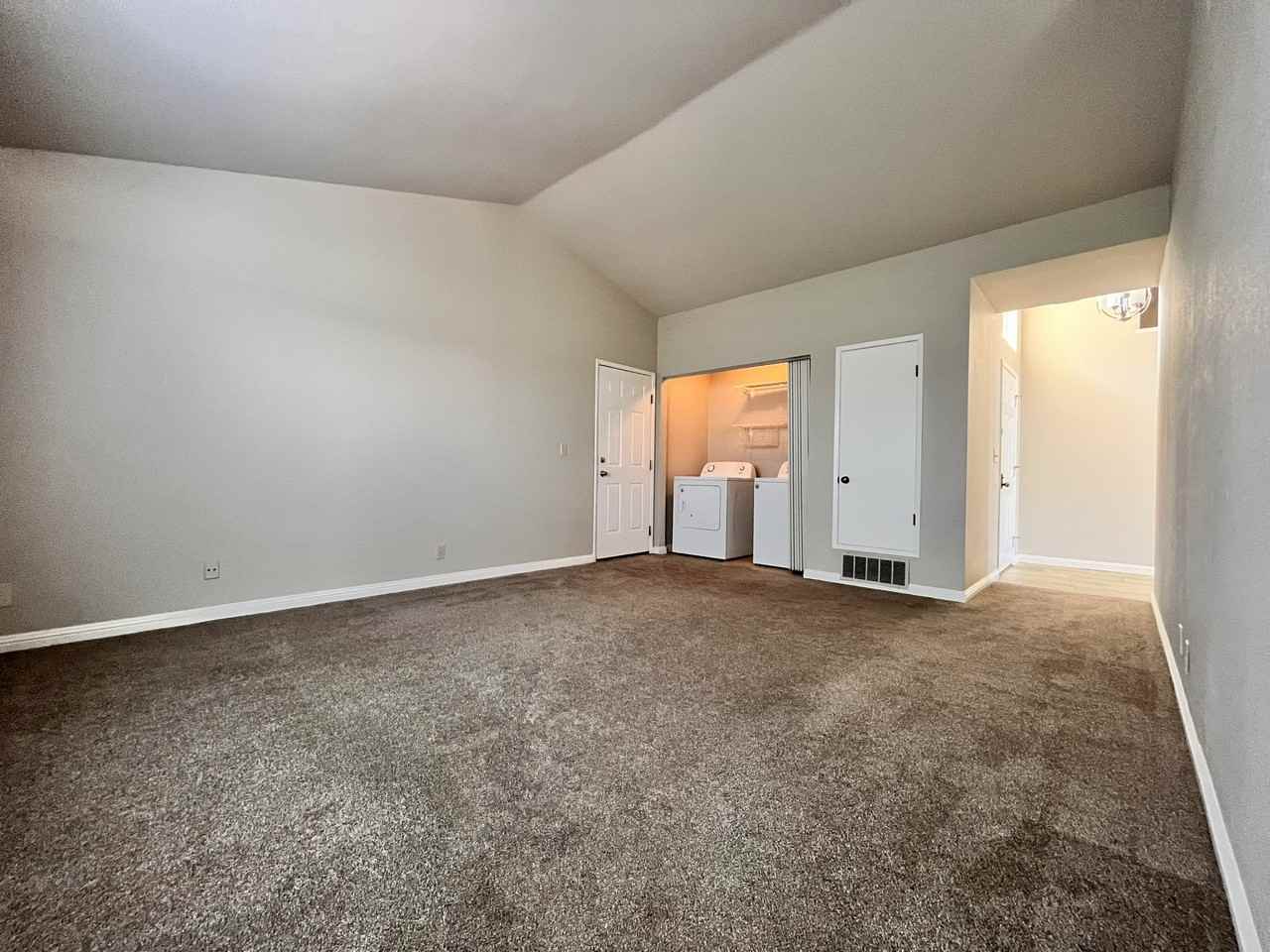 657 Snapdragon Pl - Photo 3 of 16