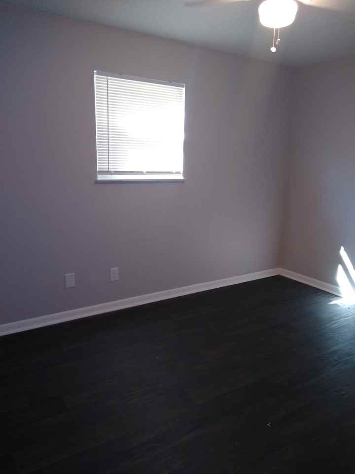 Lynnwood Arms Apartments - Photo 4 of 11