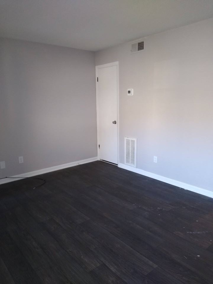 Lynnwood Arms Apartments - Photo 6 of 11