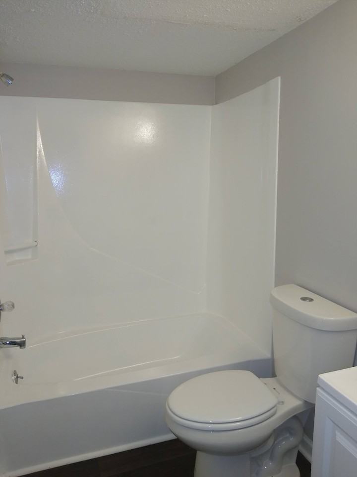 Lynnwood Arms Apartments - Photo 7 of 11