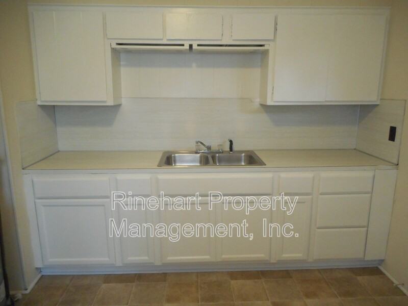 1431 Edgewood Dr - Photo 4 of 9