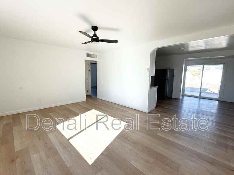 3244 E Harvard St - Photo 5 of 21