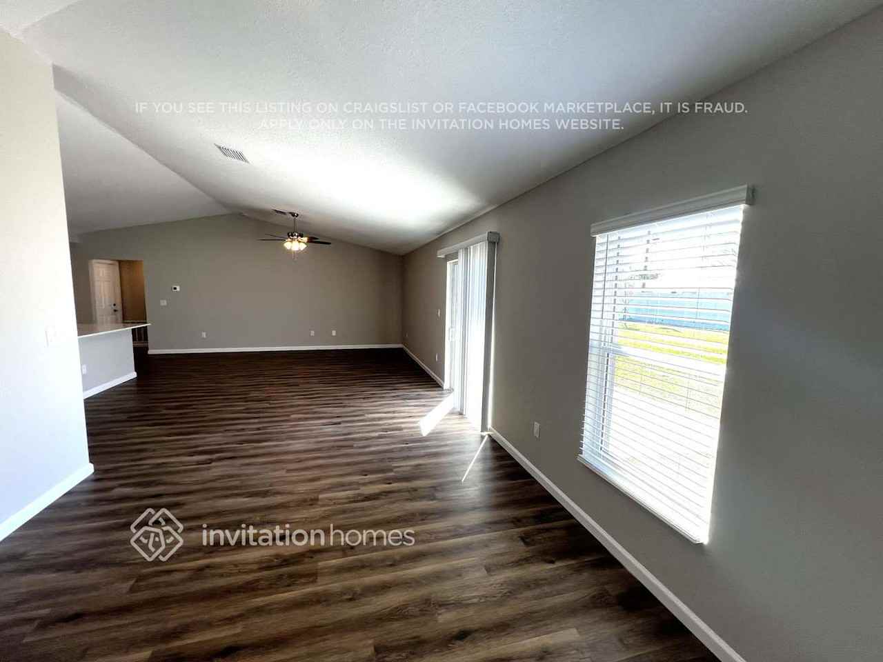 440 Se Asbury Ln - Photo 6 of 13