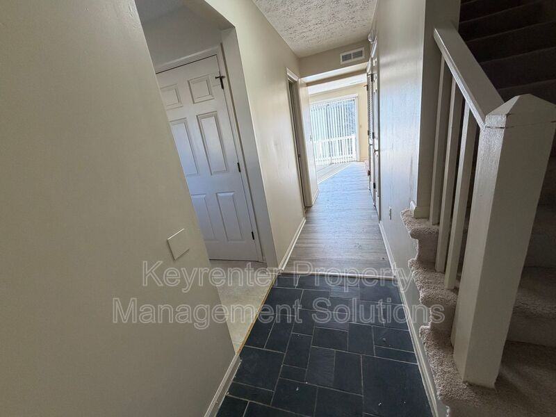 700 Rife Rd #9J - Photo 3 of 22