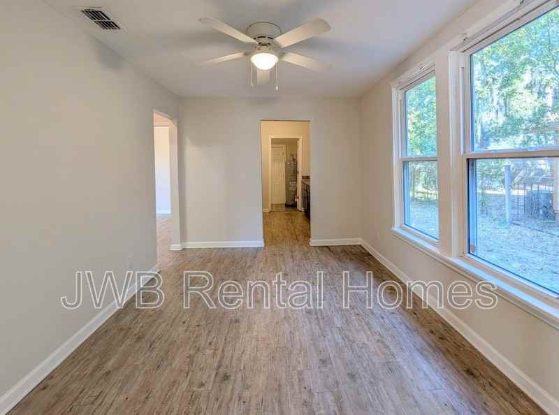 461 W 58th St - Photo 5 of 21