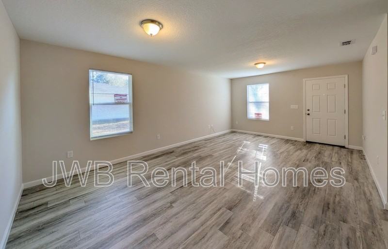 5215 Missouri Ave - Photo 5 of 17