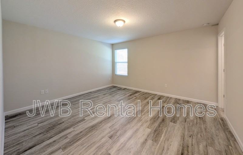 5215 Missouri Ave - Photo 7 of 17