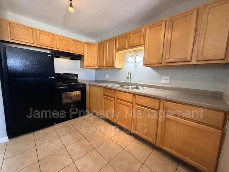 2407 Randall Ln - Photo 7 of 12