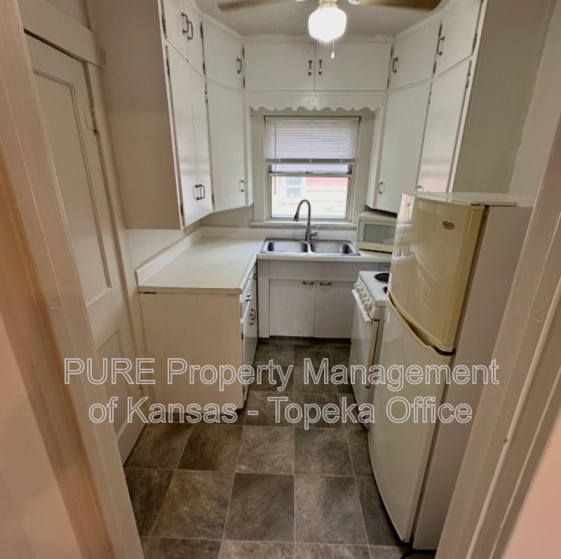 2627 Se Illinois Ave - Photo 4 of 11