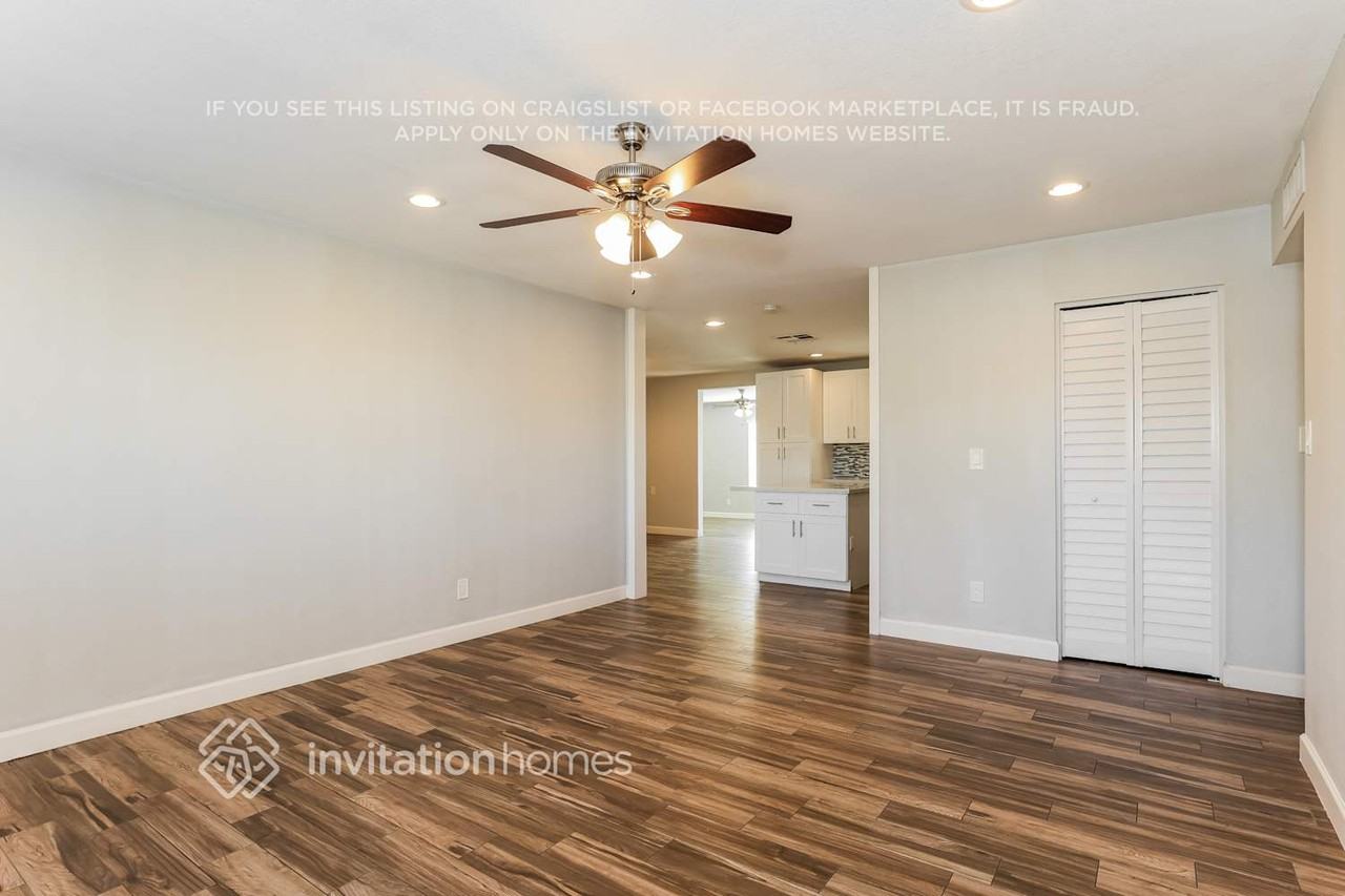 6102 S Parkside Dr - Photo 3 of 17