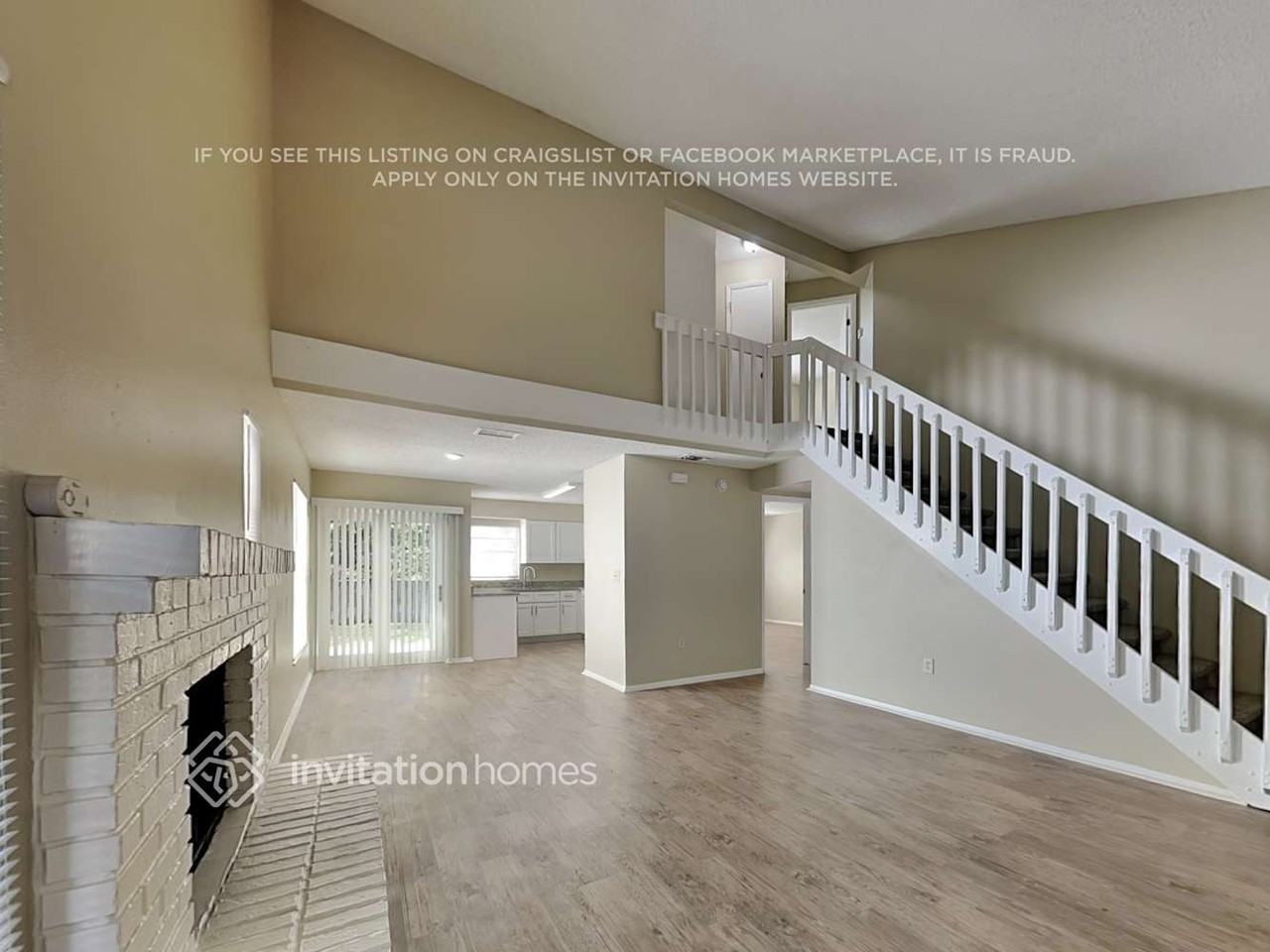 546 Lake Dexter Blvd - Photo 4 of 17