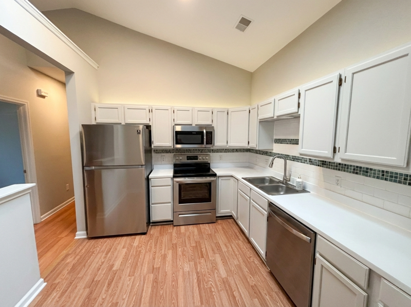 455 S Piazza Ct - Photo 6 of 24