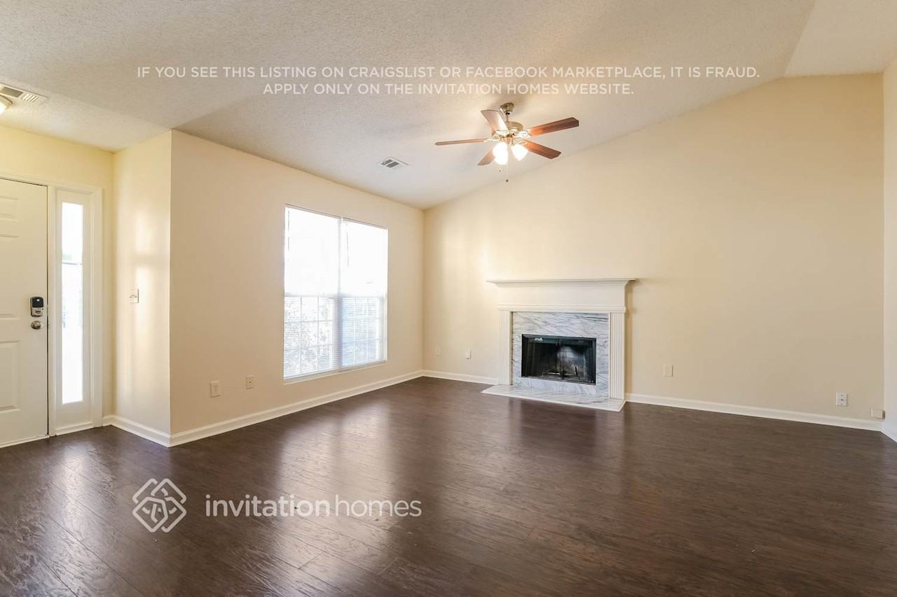 211 Ashland Creek Ct - Photo 4 of 17