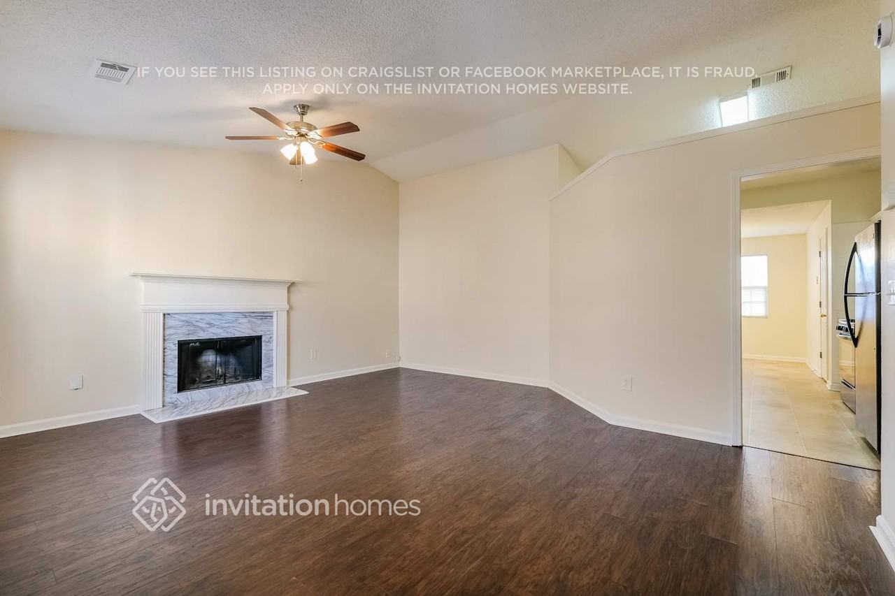 211 Ashland Creek Ct - Photo 5 of 17