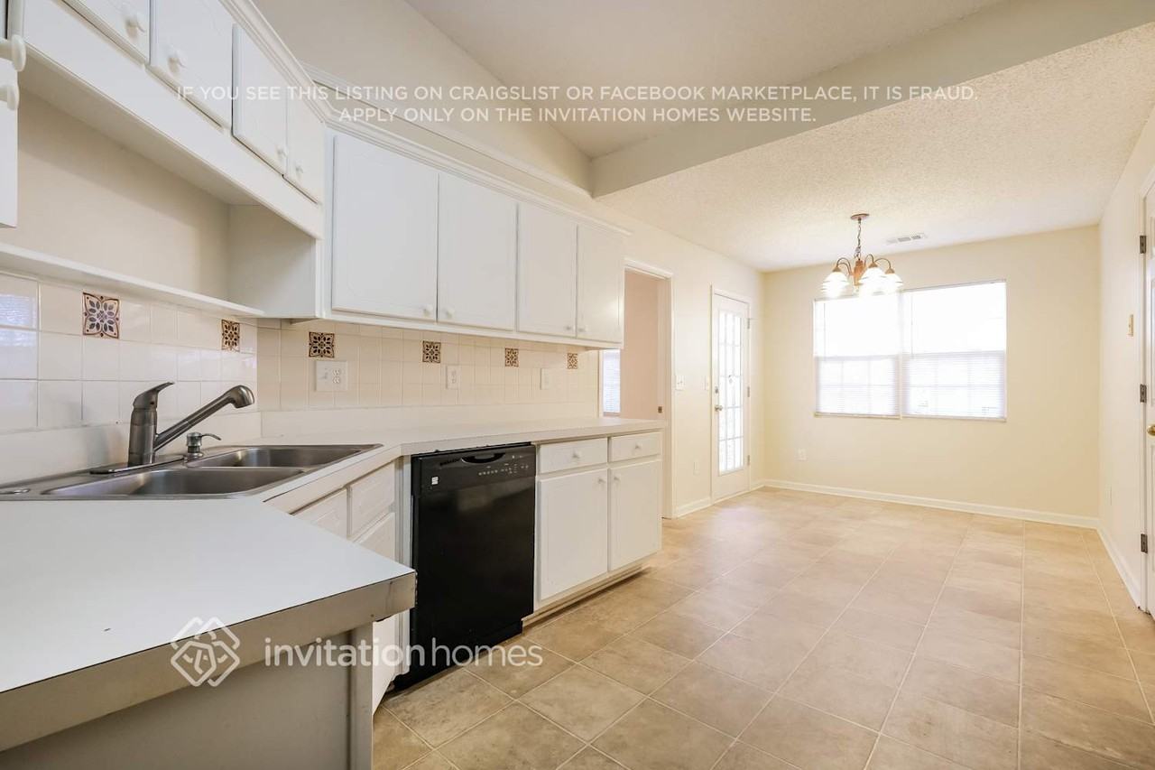 211 Ashland Creek Ct - Photo 7 of 17