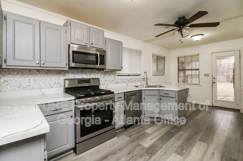 3831 Eden Glen Dr Se - Photo 4 of 21