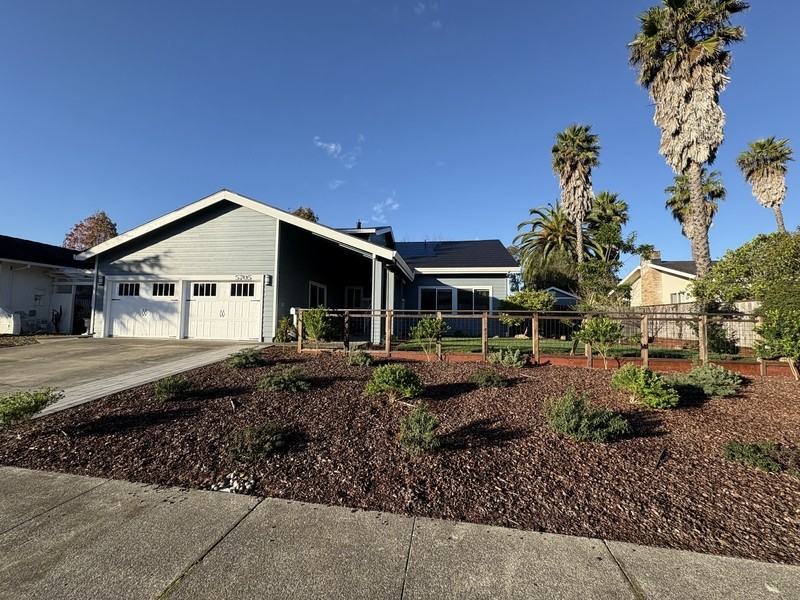 5705 Davis Cir - Photo 2 of 34