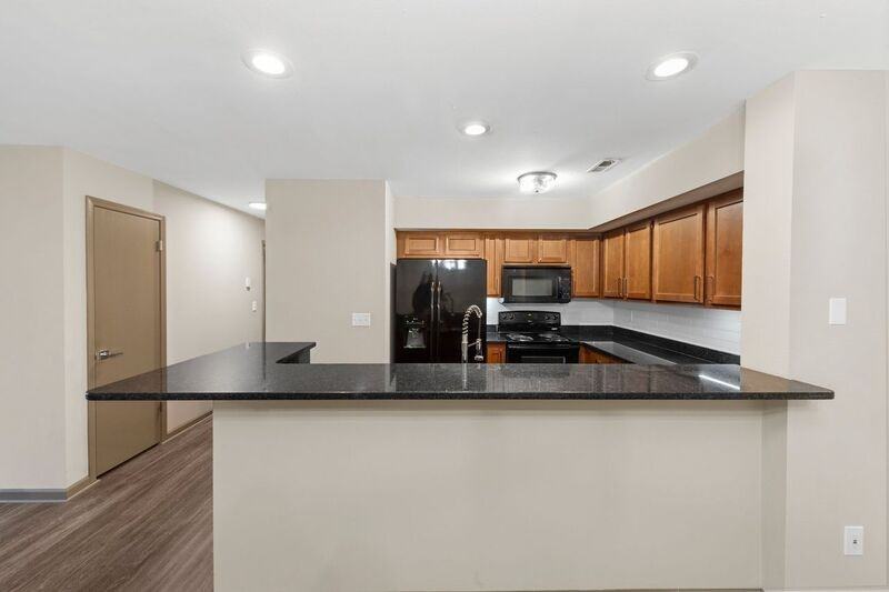 1070 University Dr #5 - Photo 4 of 20