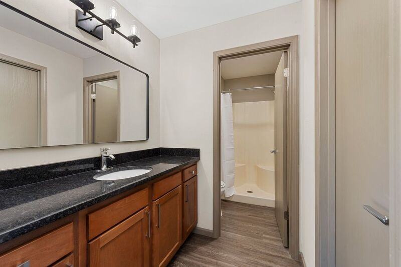 1070 University Dr #5 - Photo 6 of 20